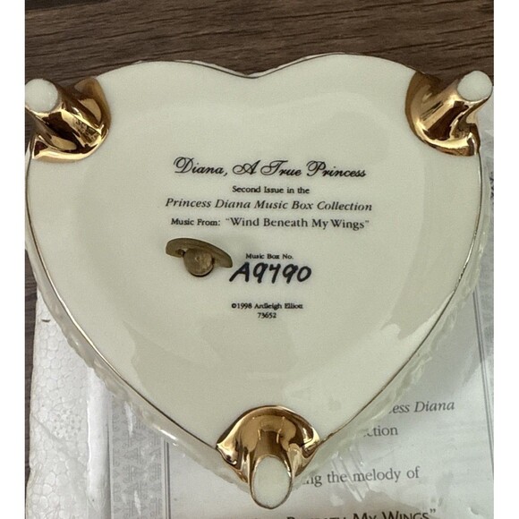 NEW In Orig. Pkg: Princess Diana Musical Heart Box "Diana, A Loving Portrait" - - Picture 6 of 8